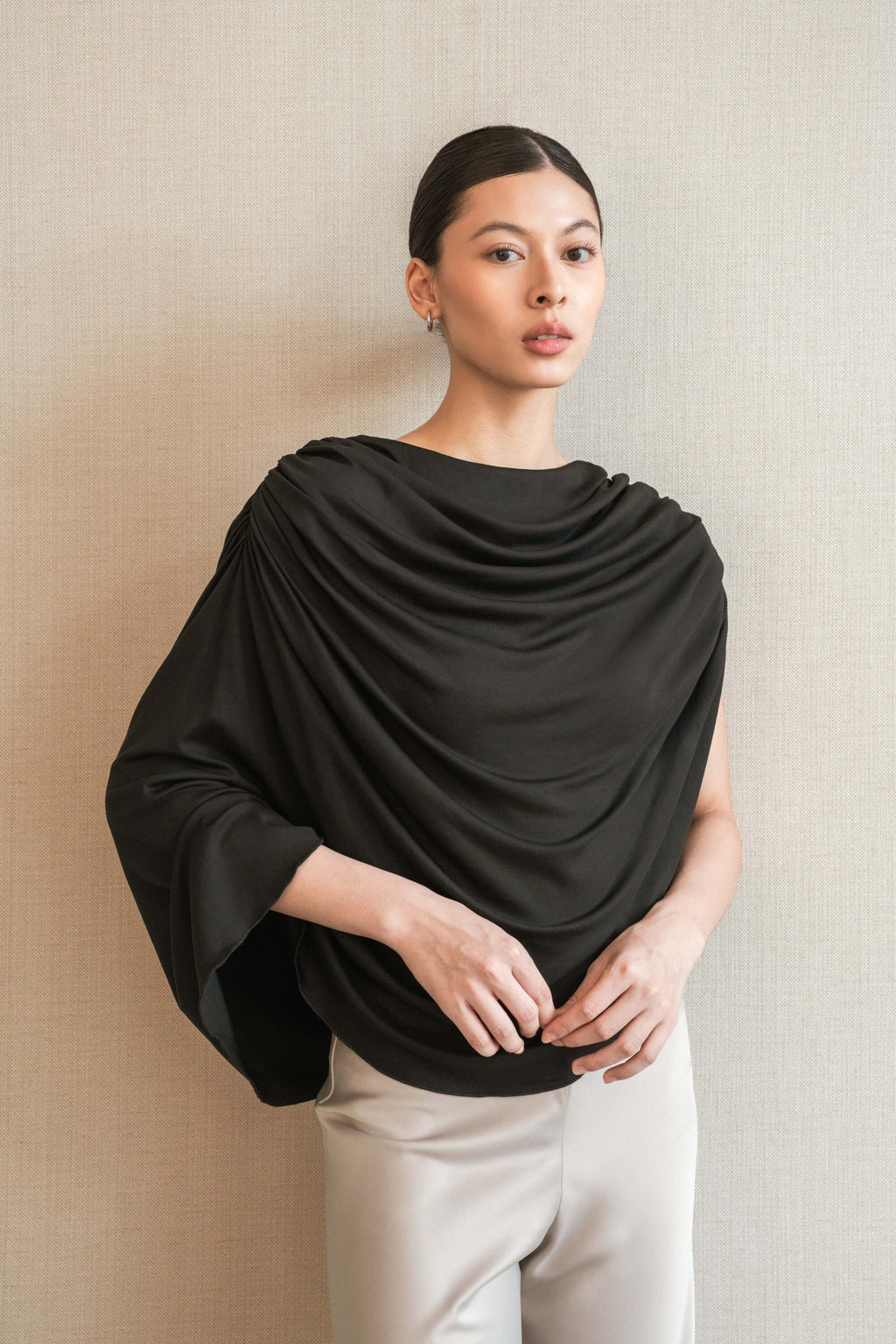 GATHERED ARC KNIT TOP